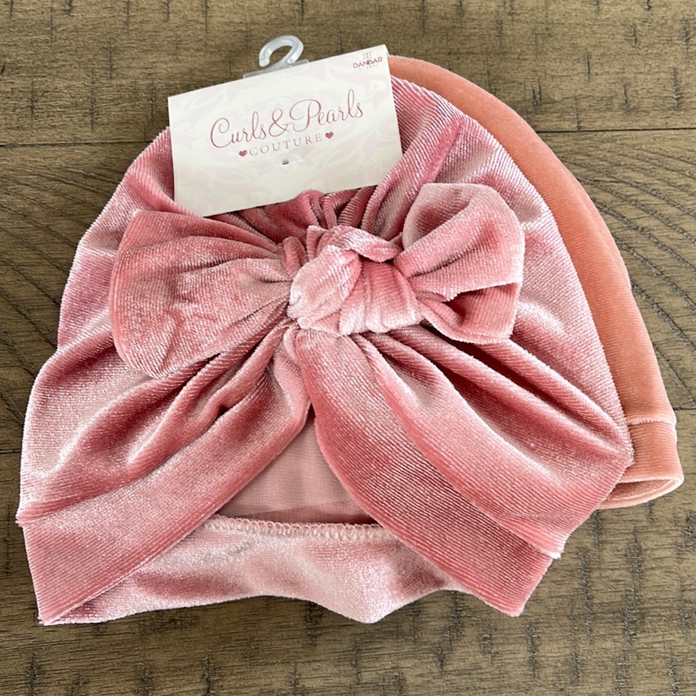 Curls & Pearls 2 Hats w Bows. NWT